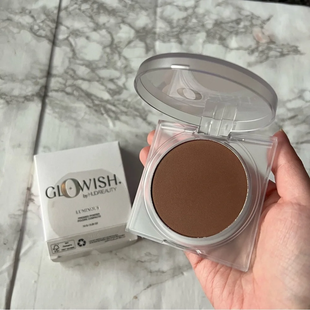 huda beauty glowish luminous pressed powder 13 extra rich June sale